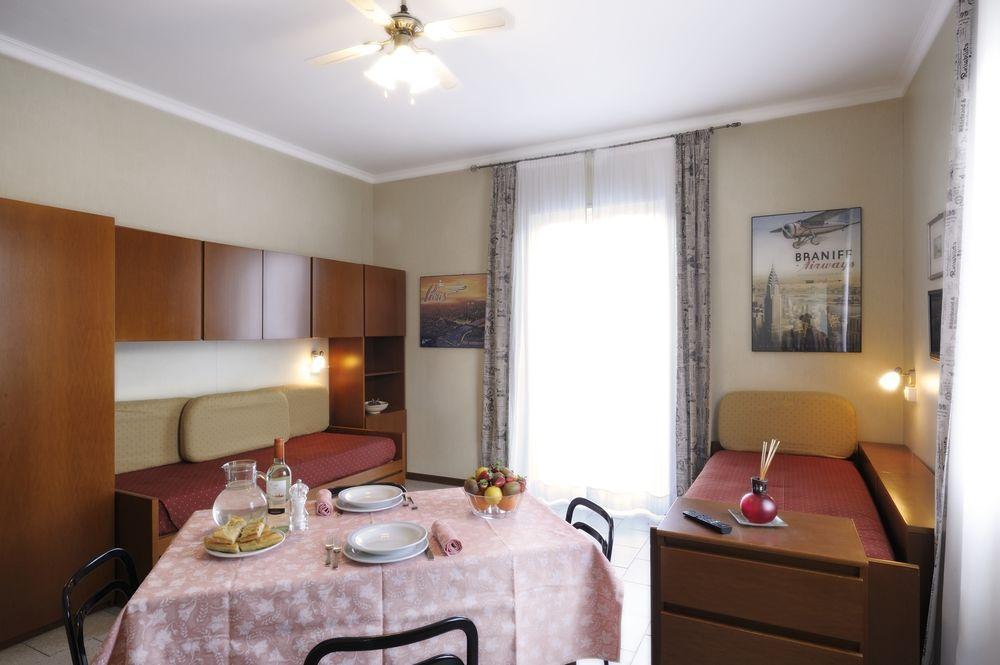 Residence San Marco Suites&Apartments อาลัสซิโอ ภายนอก รูปภาพ