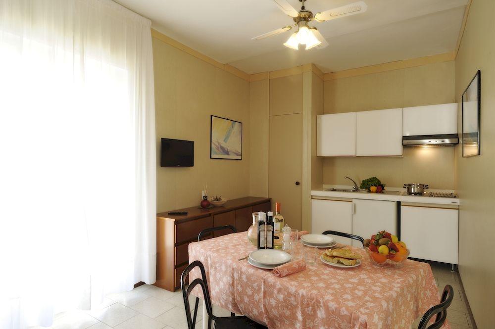 Residence San Marco Suites&Apartments อาลัสซิโอ ภายนอก รูปภาพ